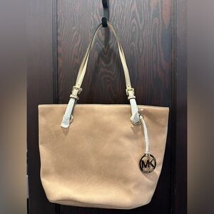 Michael Kors Tote in Beige